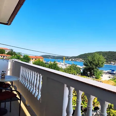 In 16064 * Supetarska Draga